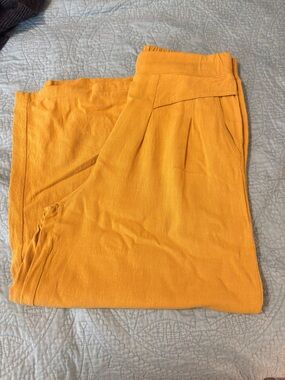 Women’s mustard yellow Casual Pleated wide leg cropped pants